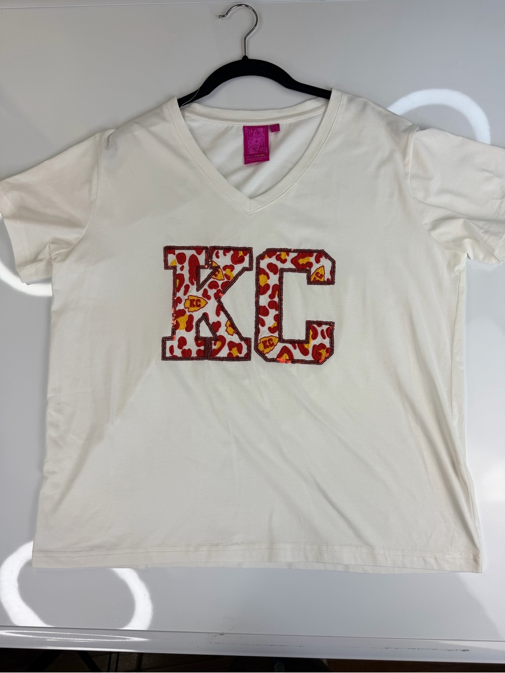 QUEEN OF SPARKLES White V-Neck Tee with Red and Yellow KC Graphic Small Chiefs